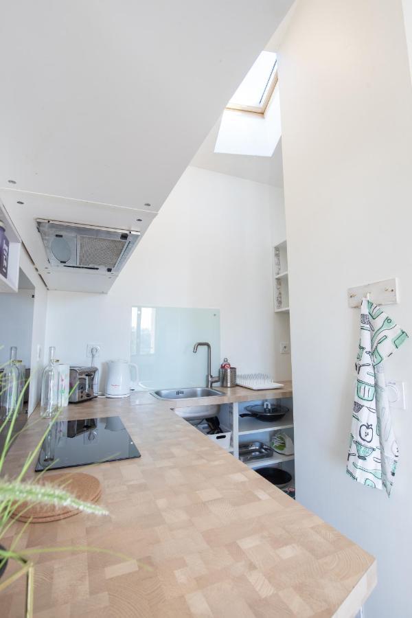 En Blanc - Hypercentre - 4 Couchages Appartement LʼIsle-sur-la-Sorgue