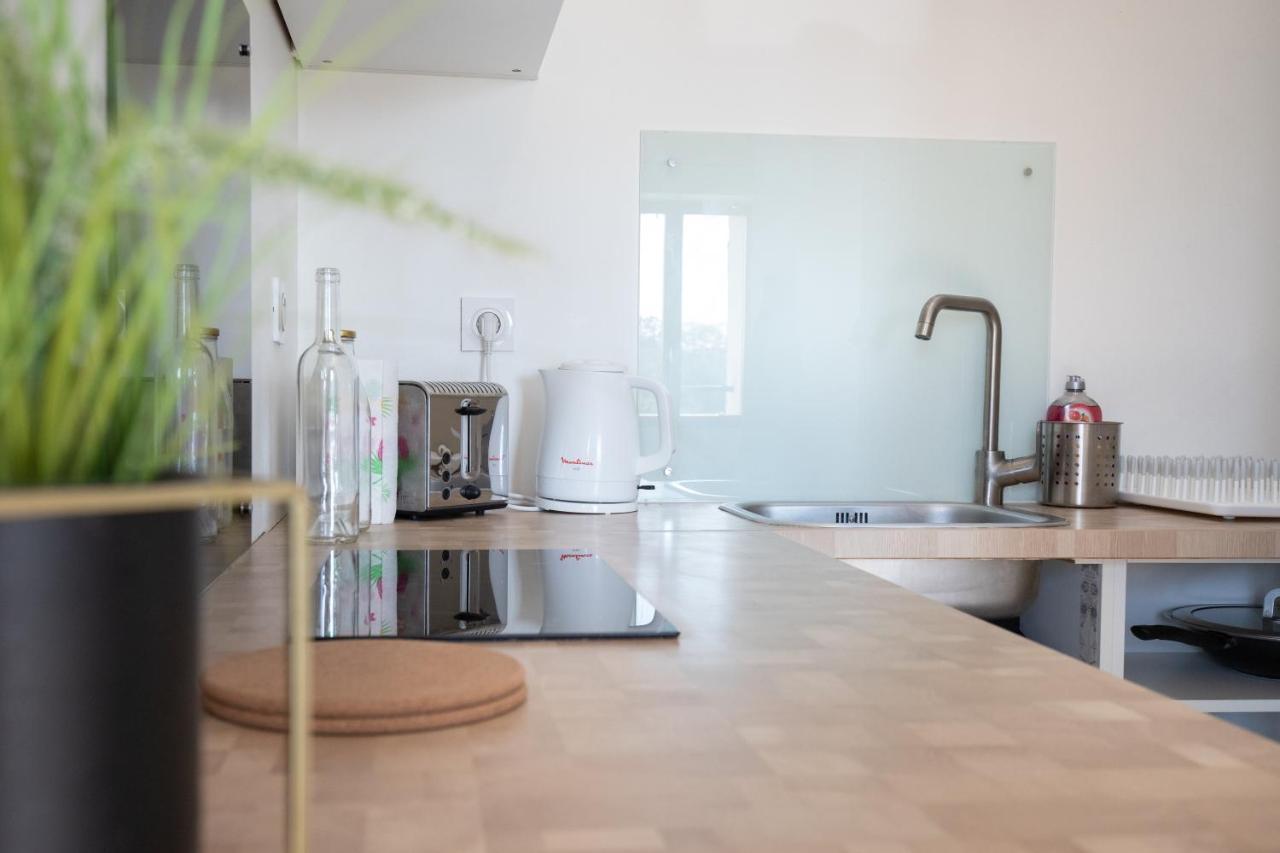 Appartement En Blanc - Hypercentre - 4 Couchages LʼIsle-sur-la-Sorgue