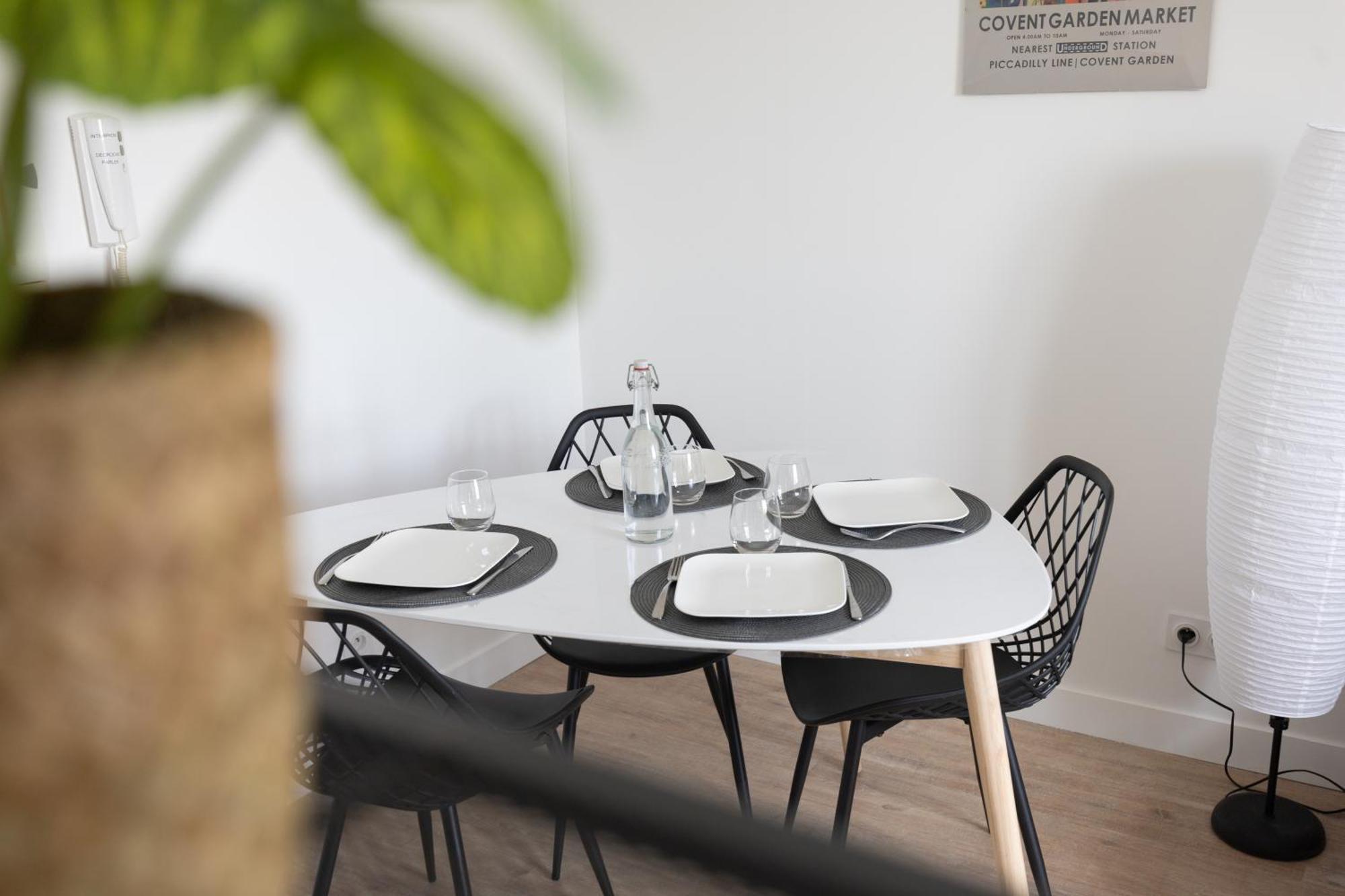 En Blanc - 4 Couchages - Hypercentre - Clim - Wifi Apartment LʼIsle-sur-la-Sorgue