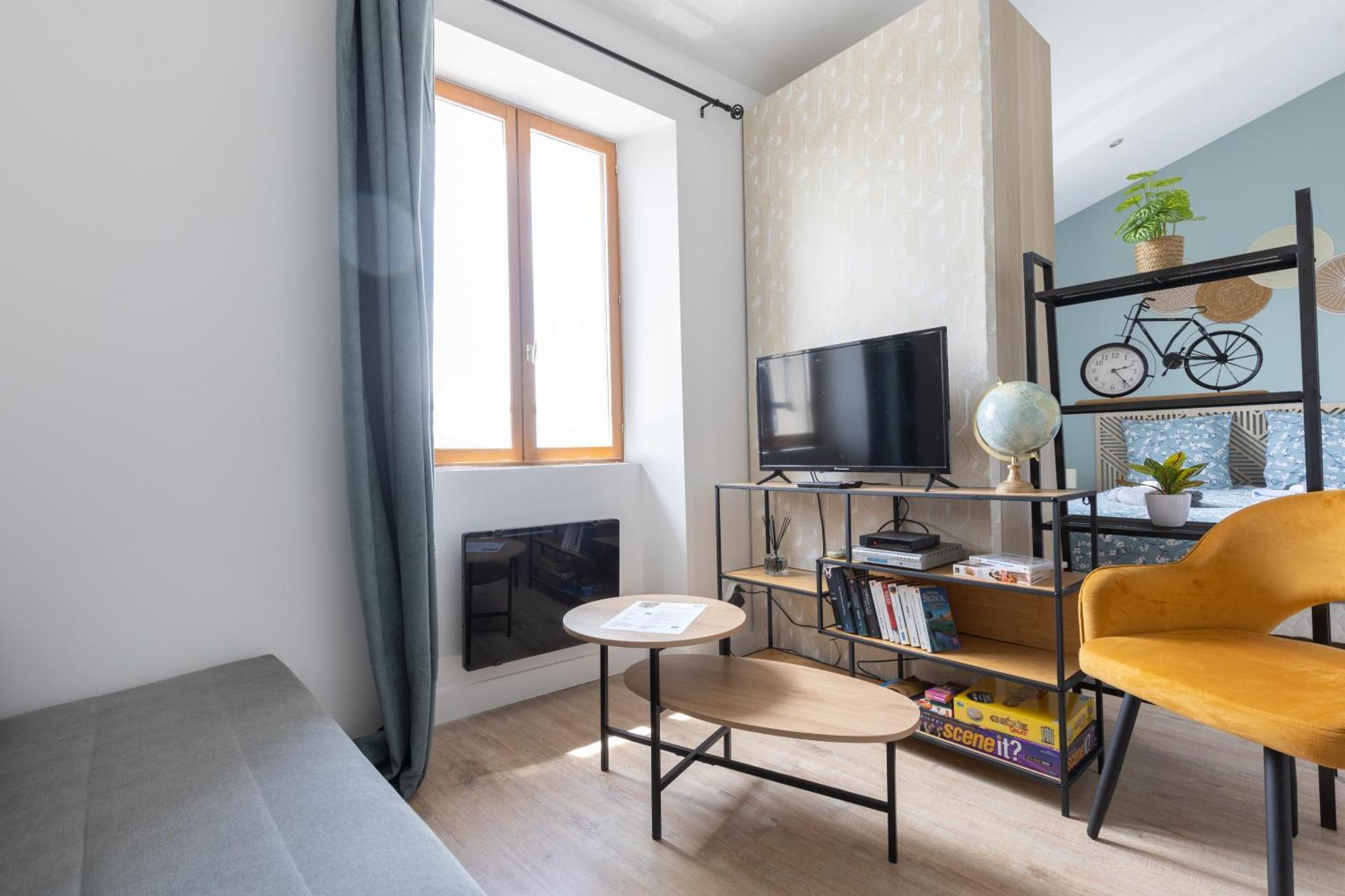En Blanc - 4 Couchages - Hypercentre - Clim - Wifi Apartment LʼIsle-sur-la-Sorgue